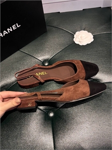 {{productViewItem.photos[photoViewList.activeNavIndex].Alt || productViewItem.photos[photoViewList.activeNavIndex].Description || 'Туфли CHANEL'}}