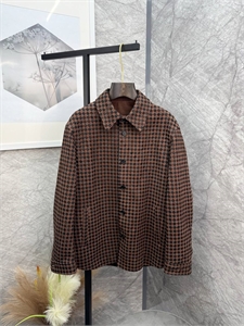 {{productViewItem.photos[photoViewList.activeNavIndex].Alt || productViewItem.photos[photoViewList.activeNavIndex].Description || 'Рубашка BOTTEGA'}}