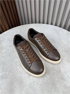 {{productViewItem.photos[photoViewList.activeNavIndex].Alt || productViewItem.photos[photoViewList.activeNavIndex].Description || 'Кеды KITON'}}