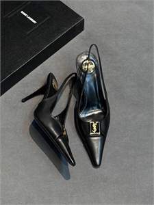 {{productViewItem.photos[photoViewList.activeNavIndex].Alt || productViewItem.photos[photoViewList.activeNavIndex].Description || 'Туфли YSL'}}