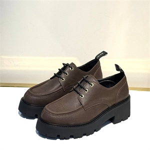 {{productViewItem.photos[photoViewList.activeNavIndex].Alt || productViewItem.photos[photoViewList.activeNavIndex].Description || 'Обувь CELINE'}}