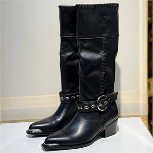 {{productViewItem.photos[photoViewList.activeNavIndex].Alt || productViewItem.photos[photoViewList.activeNavIndex].Description || 'Сапоги CELINE'}}