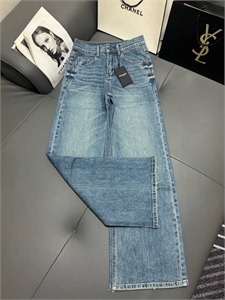 {{productViewItem.photos[photoViewList.activeNavIndex].Alt || productViewItem.photos[photoViewList.activeNavIndex].Description || 'Джинсы YSL'}}