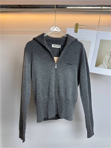 {{productViewItem.photos[photoViewList.activeNavIndex].Alt || productViewItem.photos[photoViewList.activeNavIndex].Description || 'Кофта MIU MIU'}}