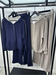 {{productViewItem.photos[photoViewList.activeNavIndex].Alt || productViewItem.photos[photoViewList.activeNavIndex].Description || 'Костюм  BRUNELLO CUCINELLI'}}