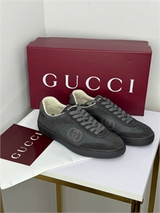 {{productViewItem.photos[photoViewList.activeNavIndex].Alt || productViewItem.photos[photoViewList.activeNavIndex].Description || 'Кеды GUCCI'}}