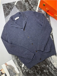 {{productViewItem.photos[photoViewList.activeNavIndex].Alt || productViewItem.photos[photoViewList.activeNavIndex].Description || 'Кардиган BC'}}