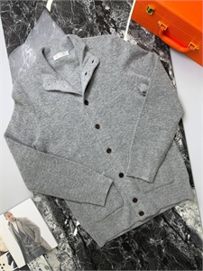 {{productViewItem.photos[photoViewList.activeNavIndex].Alt || productViewItem.photos[photoViewList.activeNavIndex].Description || 'Кардиган BC'}}