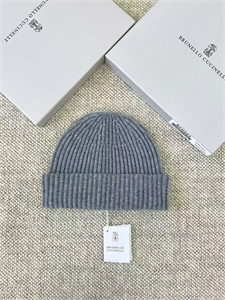 {{productViewItem.photos[photoViewList.activeNavIndex].Alt || productViewItem.photos[photoViewList.activeNavIndex].Description || 'Шапка BC'}}