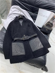 {{productViewItem.photos[photoViewList.activeNavIndex].Alt || productViewItem.photos[photoViewList.activeNavIndex].Description || 'Пальто CHANEL'}}