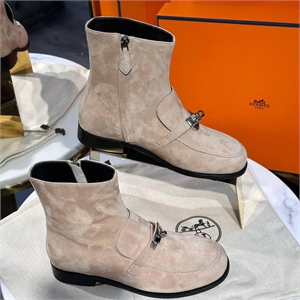 {{productViewItem.photos[photoViewList.activeNavIndex].Alt || productViewItem.photos[photoViewList.activeNavIndex].Description || 'Ботинки HERMES'}}