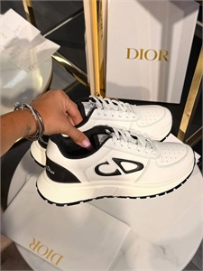 {{productViewItem.photos[photoViewList.activeNavIndex].Alt || productViewItem.photos[photoViewList.activeNavIndex].Description || 'Кроссовки DIOR'}}