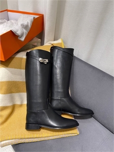 {{productViewItem.photos[photoViewList.activeNavIndex].Alt || productViewItem.photos[photoViewList.activeNavIndex].Description || 'Сапоги HERMES'}}