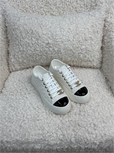 {{productViewItem.photos[photoViewList.activeNavIndex].Alt || productViewItem.photos[photoViewList.activeNavIndex].Description || 'Кеды CHANEL'}}