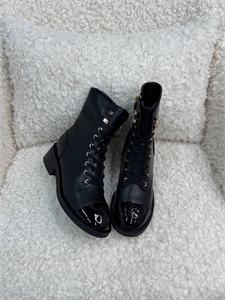 {{productViewItem.photos[photoViewList.activeNavIndex].Alt || productViewItem.photos[photoViewList.activeNavIndex].Description || 'Ботильоны CHANEL'}}