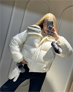 {{productViewItem.photos[photoViewList.activeNavIndex].Alt || productViewItem.photos[photoViewList.activeNavIndex].Description || 'Куртка LORO PIANA'}}