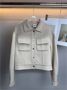 {{productViewItem.photos[photoViewList.activeNavIndex].Alt || productViewItem.photos[photoViewList.activeNavIndex].Description || 'Куртка HERMES'}}