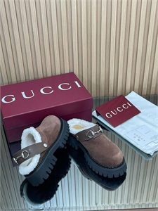 {{productViewItem.photos[photoViewList.activeNavIndex].Alt || productViewItem.photos[photoViewList.activeNavIndex].Description || 'Обувь GUCCI'}}