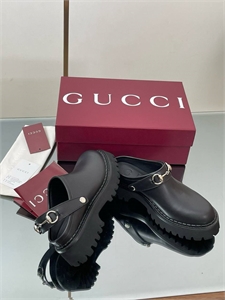 {{productViewItem.photos[photoViewList.activeNavIndex].Alt || productViewItem.photos[photoViewList.activeNavIndex].Description || 'Обувь GUCCI'}}