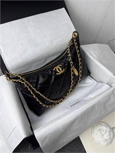 {{productViewItem.photos[photoViewList.activeNavIndex].Alt || productViewItem.photos[photoViewList.activeNavIndex].Description || 'Сумка CHANEL'}}