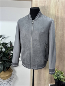 {{productViewItem.photos[photoViewList.activeNavIndex].Alt || productViewItem.photos[photoViewList.activeNavIndex].Description || 'куртка BC'}}