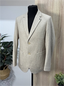 {{productViewItem.photos[photoViewList.activeNavIndex].Alt || productViewItem.photos[photoViewList.activeNavIndex].Description || 'Пиджак LP'}}