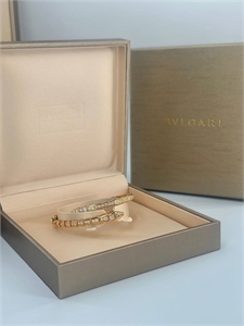 {{productViewItem.photos[photoViewList.activeNavIndex].Alt || productViewItem.photos[photoViewList.activeNavIndex].Description || 'Браслет BVLGARI'}}