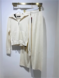 {{productViewItem.photos[photoViewList.activeNavIndex].Alt || productViewItem.photos[photoViewList.activeNavIndex].Description || 'Костюм LORO PIANA'}}