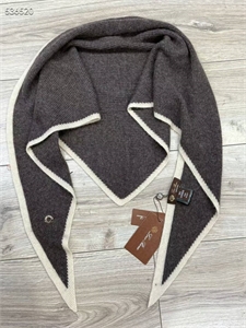 {{productViewItem.photos[photoViewList.activeNavIndex].Alt || productViewItem.photos[photoViewList.activeNavIndex].Description || 'Шарф LORO PIANA'}}