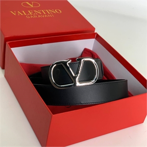 {{productViewItem.photos[photoViewList.activeNavIndex].Alt || productViewItem.photos[photoViewList.activeNavIndex].Description || 'Ремень VALENTINO'}}