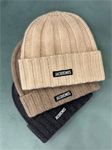 {{productViewItem.photos[photoViewList.activeNavIndex].Alt || productViewItem.photos[photoViewList.activeNavIndex].Description || 'Шапка'}}