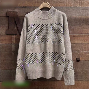 {{productViewItem.photos[photoViewList.activeNavIndex].Alt || productViewItem.photos[photoViewList.activeNavIndex].Description || 'Свитер BRUNELLO CUCINELLI'}}