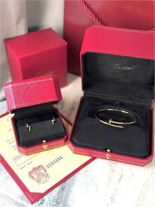 {{productViewItem.photos[photoViewList.activeNavIndex].Alt || productViewItem.photos[photoViewList.activeNavIndex].Description || 'Браслет CARTIER'}}