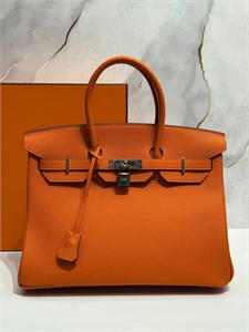 {{productViewItem.photos[photoViewList.activeNavIndex].Alt || productViewItem.photos[photoViewList.activeNavIndex].Description || 'Сумка HERMES Ручная работа'}}