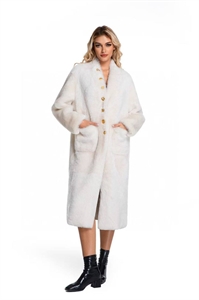 {{productViewItem.photos[photoViewList.activeNavIndex].Alt || productViewItem.photos[photoViewList.activeNavIndex].Description || 'Шуба Schiaparelli'}}