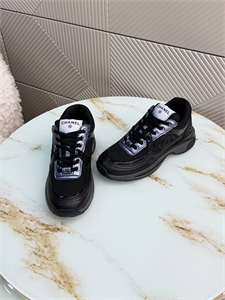 {{productViewItem.photos[photoViewList.activeNavIndex].Alt || productViewItem.photos[photoViewList.activeNavIndex].Description || 'Кроссовки CHANEL'}}