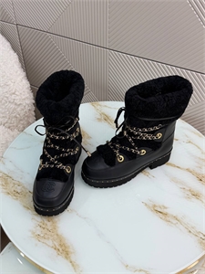 {{productViewItem.photos[photoViewList.activeNavIndex].Alt || productViewItem.photos[photoViewList.activeNavIndex].Description || 'Ботинки CHANEL'}}