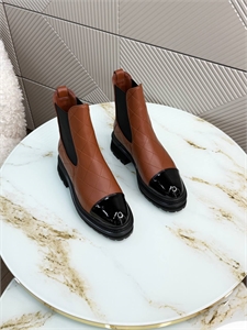 {{productViewItem.photos[photoViewList.activeNavIndex].Alt || productViewItem.photos[photoViewList.activeNavIndex].Description || 'Ботильоны CHANEL'}}