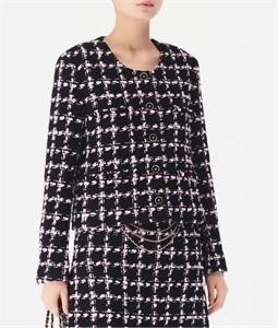 {{productViewItem.photos[photoViewList.activeNavIndex].Alt || productViewItem.photos[photoViewList.activeNavIndex].Description || 'Костюм CHANEL'}}