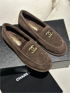 {{productViewItem.photos[photoViewList.activeNavIndex].Alt || productViewItem.photos[photoViewList.activeNavIndex].Description || 'Лоферы CHANEL'}}