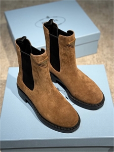 {{productViewItem.photos[photoViewList.activeNavIndex].Alt || productViewItem.photos[photoViewList.activeNavIndex].Description || 'Ботинки PRADA'}}