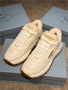 {{productViewItem.photos[photoViewList.activeNavIndex].Alt || productViewItem.photos[photoViewList.activeNavIndex].Description || 'Кроссовки CHANEL'}}