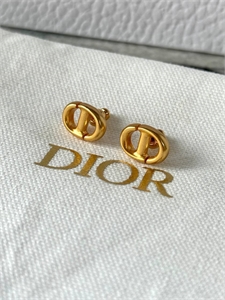 {{productViewItem.photos[photoViewList.activeNavIndex].Alt || productViewItem.photos[photoViewList.activeNavIndex].Description || 'Серьги DIOR'}}