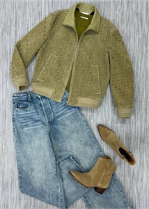 {{productViewItem.photos[photoViewList.activeNavIndex].Alt || productViewItem.photos[photoViewList.activeNavIndex].Description || 'Куртка BOTTEGA VENETA'}}