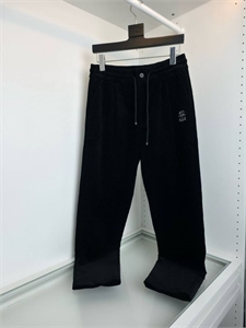 {{productViewItem.photos[photoViewList.activeNavIndex].Alt || productViewItem.photos[photoViewList.activeNavIndex].Description || 'Брюки BC'}}