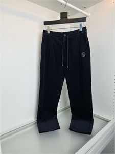 {{productViewItem.photos[photoViewList.activeNavIndex].Alt || productViewItem.photos[photoViewList.activeNavIndex].Description || 'Брюки BC'}}