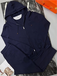 {{productViewItem.photos[photoViewList.activeNavIndex].Alt || productViewItem.photos[photoViewList.activeNavIndex].Description || 'Костюм спортивный BC'}}