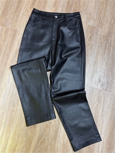 {{productViewItem.photos[photoViewList.activeNavIndex].Alt || productViewItem.photos[photoViewList.activeNavIndex].Description || 'Брюки ACNE STUDIOS'}}