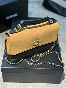 {{productViewItem.photos[photoViewList.activeNavIndex].Alt || productViewItem.photos[photoViewList.activeNavIndex].Description || 'Сумка CHANEL'}}