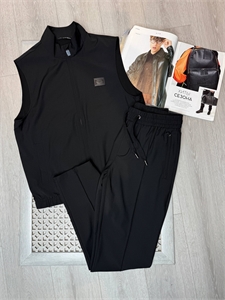 {{productViewItem.photos[photoViewList.activeNavIndex].Alt || productViewItem.photos[photoViewList.activeNavIndex].Description || 'Костюм DG'}}